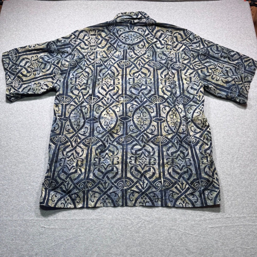Men's Casual Short-Sleeve Button-Down Shirt in Blue Pattern - Picture 5 of 5